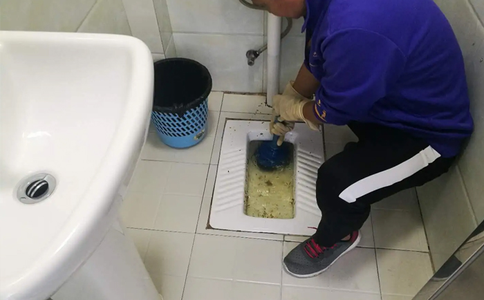 青松路街道疏通蹲坑