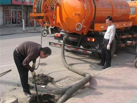 青松路街道清掏化粪池,健康生活从这里开始